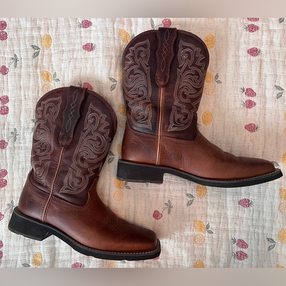 Woman’s Delilah Stretch Fit Ariat boots